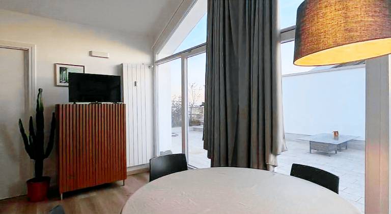 Apartment with pool — photo 2