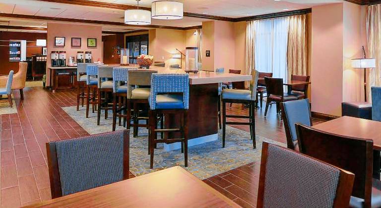 Hampton Inn Omaha/Midtown (Aksarben Area) — photo 3