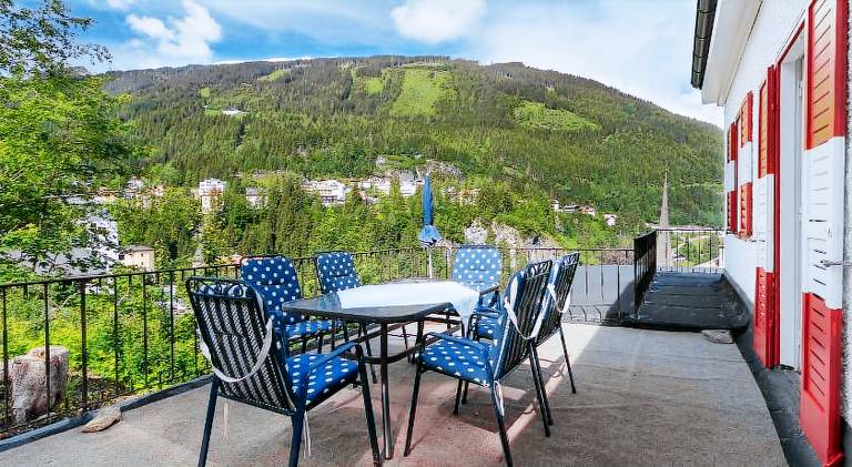 Beautiful holiday apartment with sauna, patio & yard | Next to the ski | Good for workation | Pets are welcome — photo 2