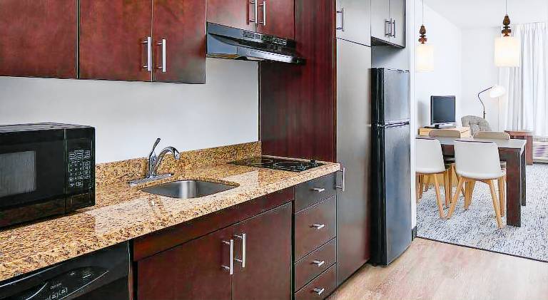 TownePlace Suites by Marriott Garden City — photo 2