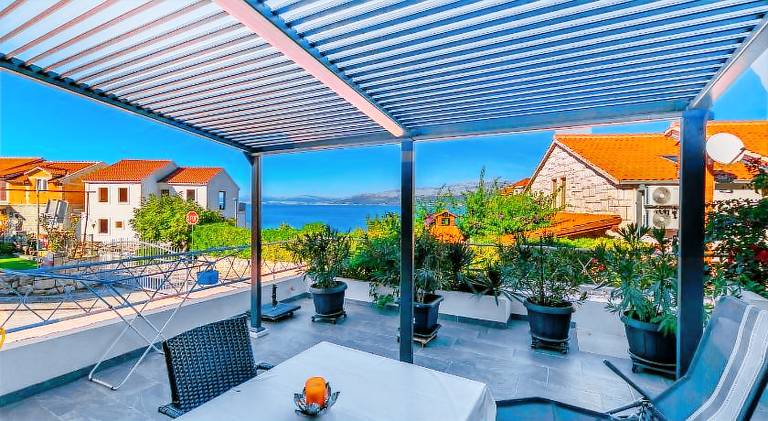 Holiday apartment with terrace & BBQ — photo 2