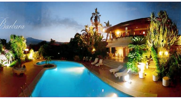 Holiday apartment with garden, grill & terrace | Close to the beach | Perfect for remote work | Pets are welcome in Messina