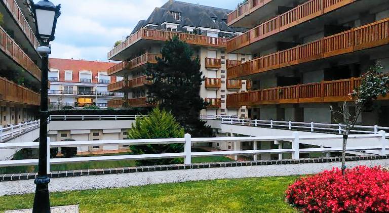 Wonderful rental apartment with patio, garden & barbecue | Next to the beach | Pets allowed — photo 3