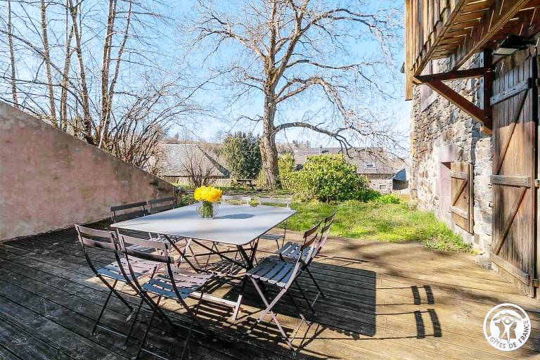 Gite with barbeque, terrace & garden — photo 2
