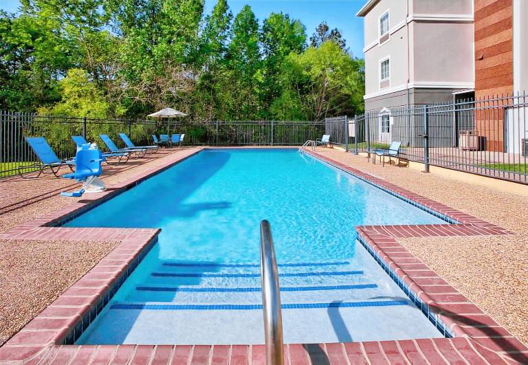 La Quinta Inn & Suites by Wyndham Palestine — photo 5