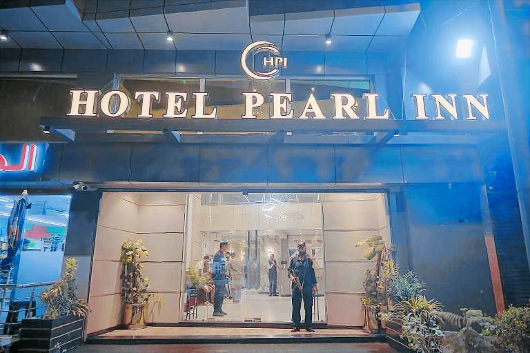 Hotel Pearl Inn