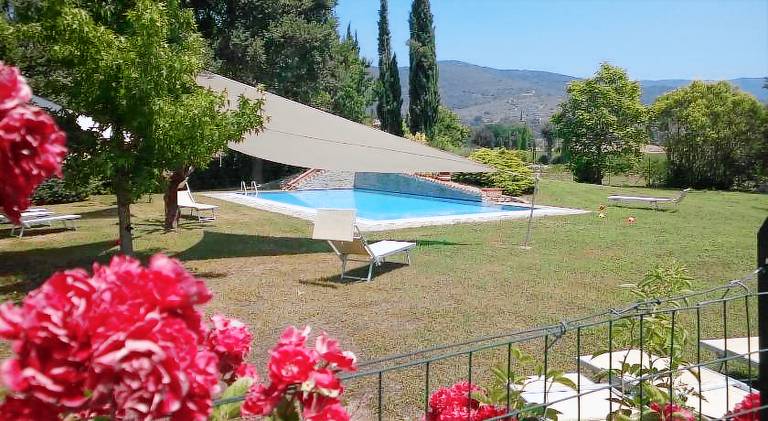 Vacation home with pool — photo 5