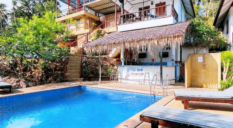 House with pool — photo 3