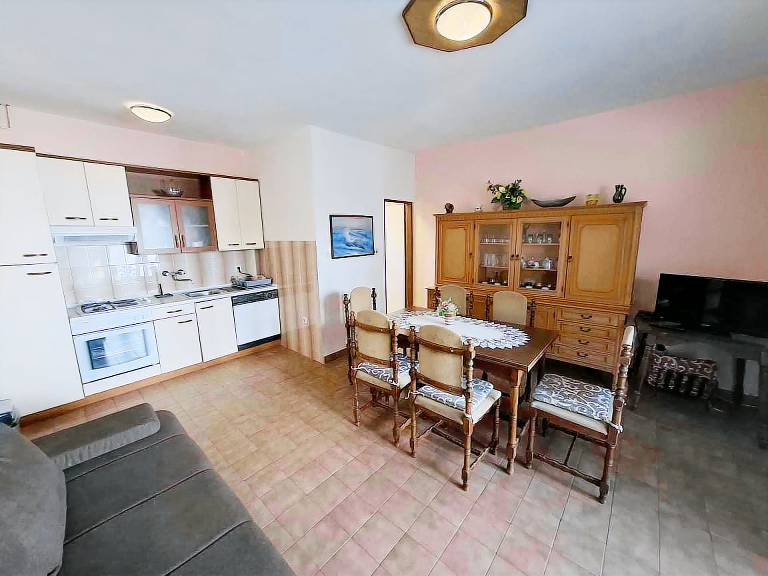 Holiday apartment with terrace — photo 2