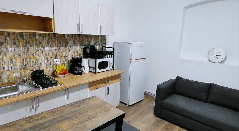 Apartment with patio | Pet-friendly — photo 2