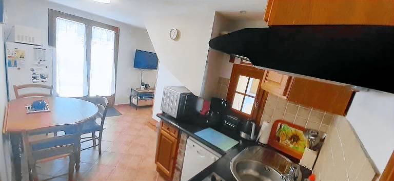 Beautiful vacation home with yard, terrace & barbeque | Garden view | Pets are welcome — photo 4