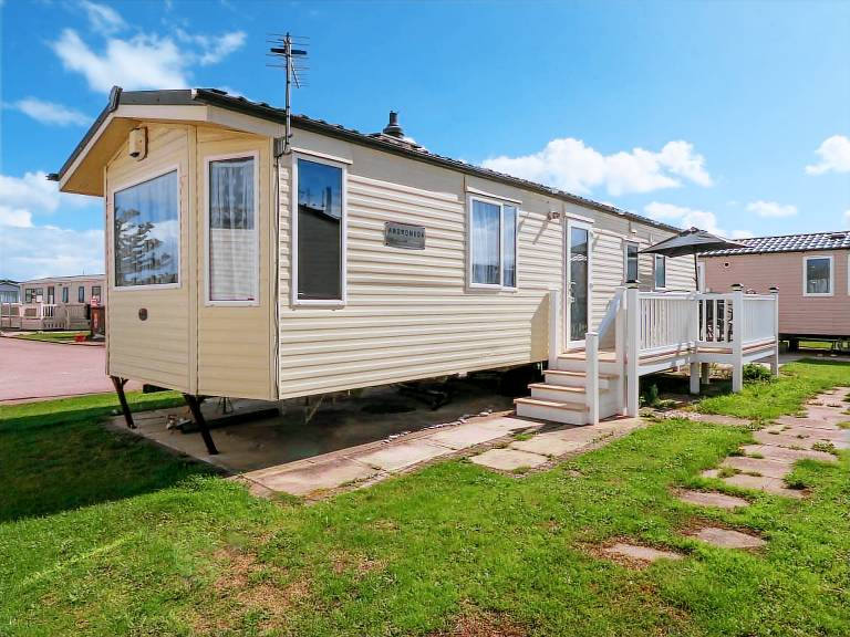 Family-friendly cottage with pool & garden | Beach view | Pets are welcome in Conwy