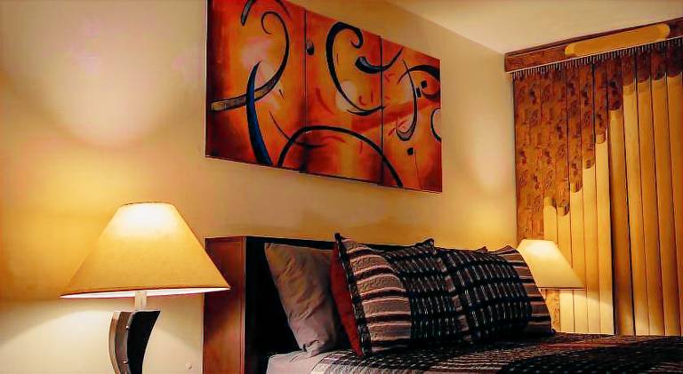 Spacious Comfy Room in Cozy Classy Duplex
