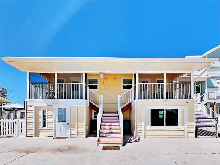 The Tides Retreat in Fort Myers Beach, FL