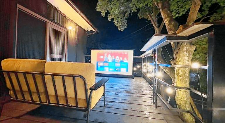 Vacation home with barbecue & patio | Pets allowed — photo 5
