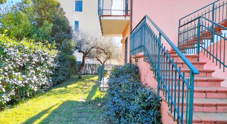 House with 2 rooms for 6 persons in Lerici