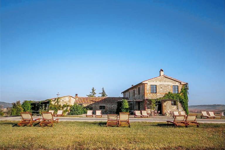 Serviced apartment with barbeque, yard & pool in Castiglione d'Orcia