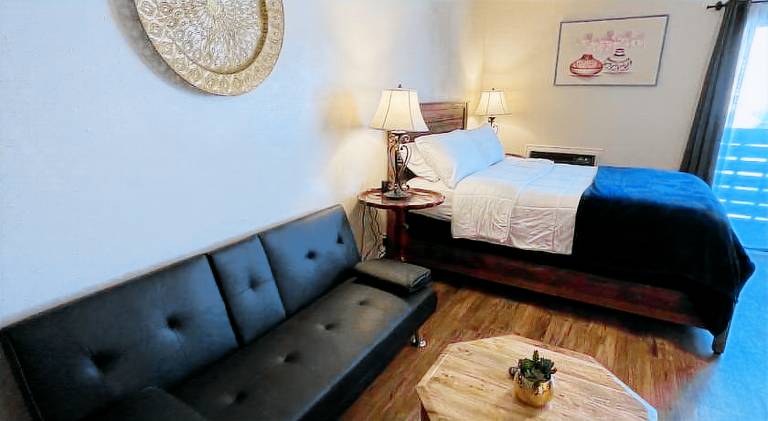 Apartment with patio — photo 4