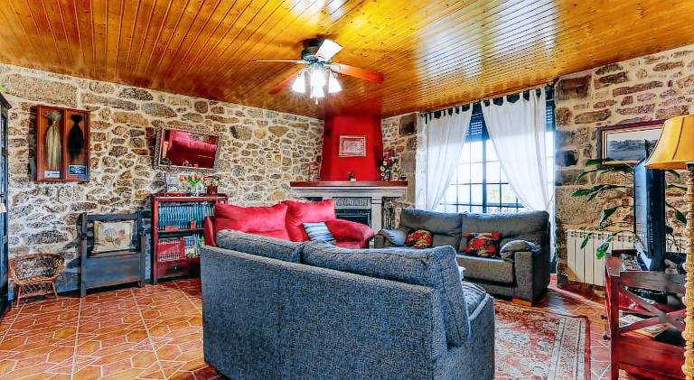 Lovely house with pool, hot tub & terrace | Pets allowed — photo 4