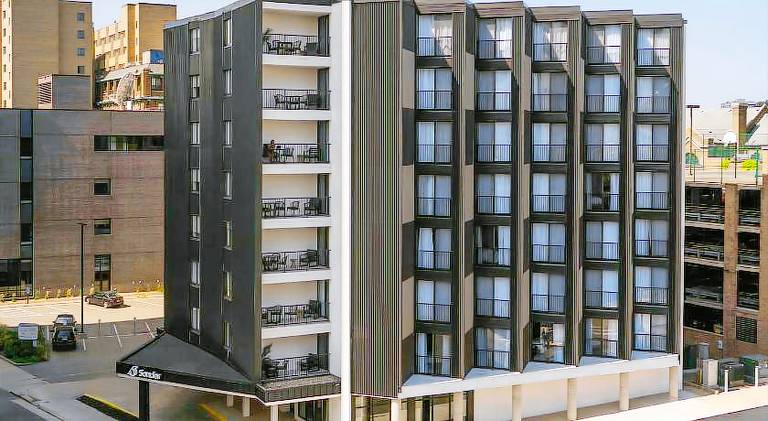 111 m&sup2; Apartment mit Hotelservice