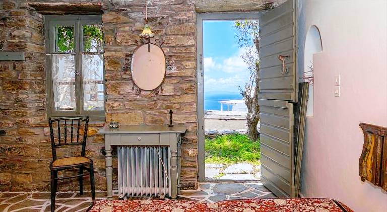 Fully equipped vacation home with yard & patio | Pet-friendly — photo 4