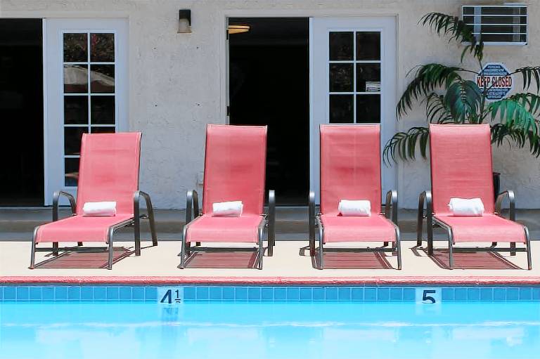 California Suites Hotel