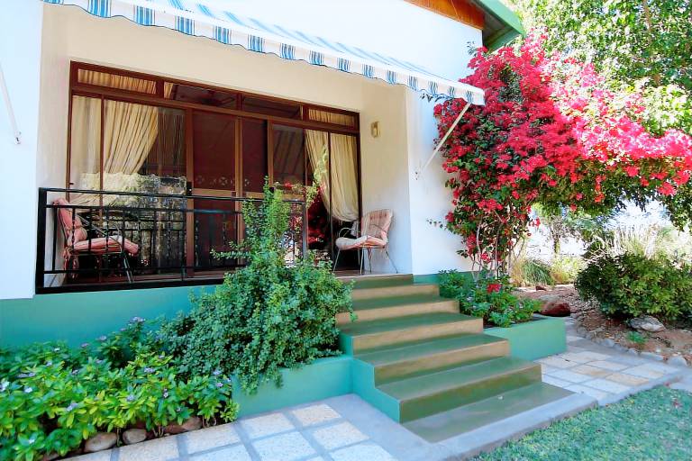 Serviced apartment  Corona