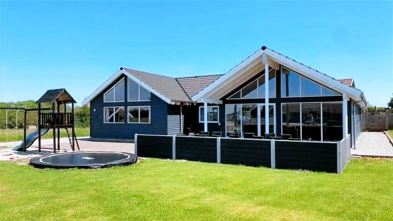 Child-friendly nice vacation home with garden, sauna & hot tub | Pets are welcome — photo 2