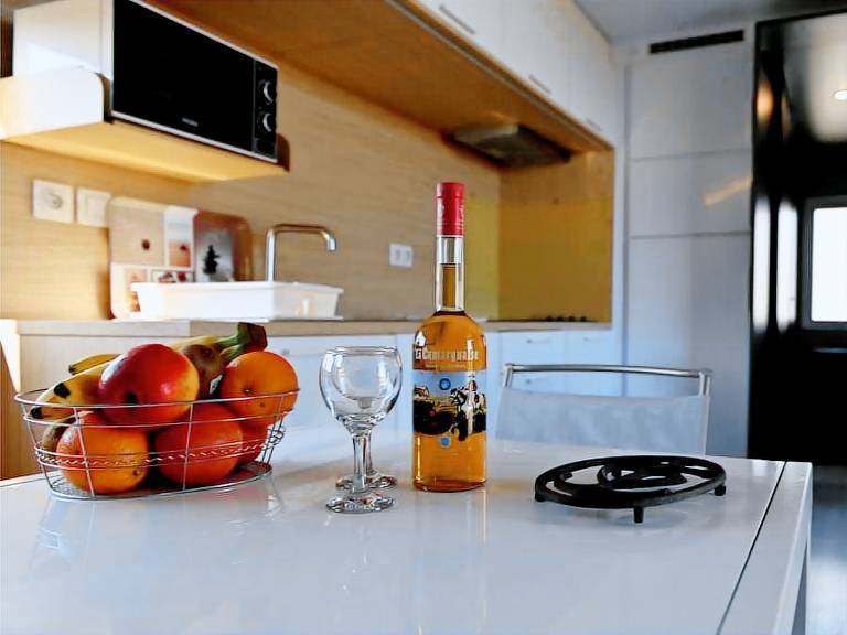 Mobile home with patio & pool — photo 5