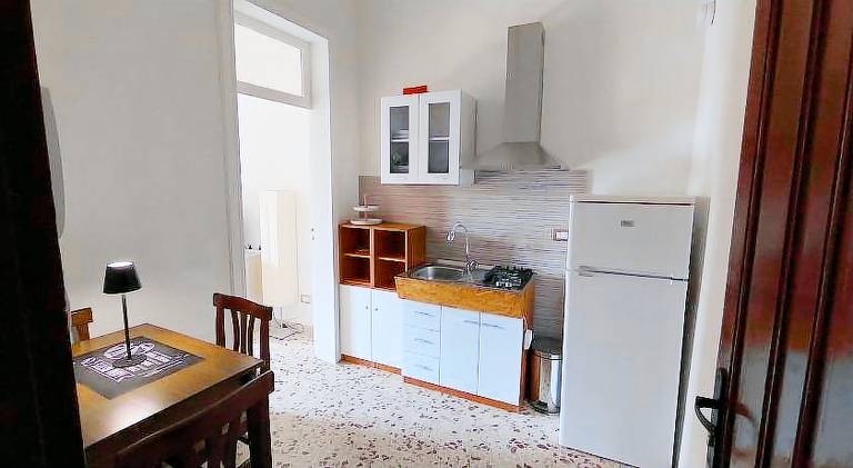 Apartment with patio — photo 4