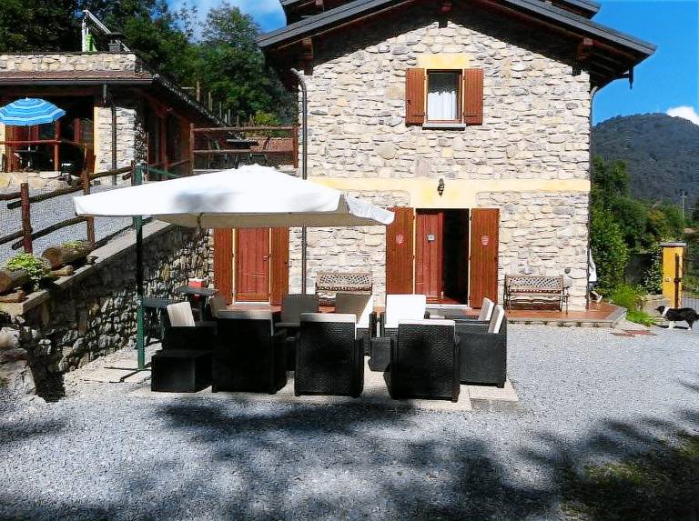 Agriturismo Il Talento nella Quiete Lago di Como: Camera doppia in agriturismo immerso nella natura vicino al Lago di Como — photo 3