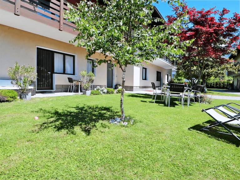 Holiday apartment with patio, yard & barbecue — photo 2
