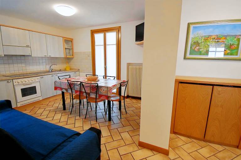 Holiday apartment with 2 rooms for 6 persons — photo 4