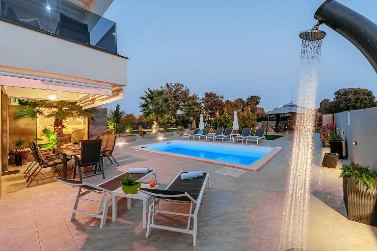 Children-friendly wonderful villa with terrace, barbeque & private pool | Pets are welcome — photo 4