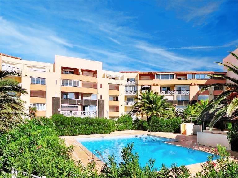 Child-friendly holiday apartment with patio & pool | Next to the beach | Pets allowed — photo 3