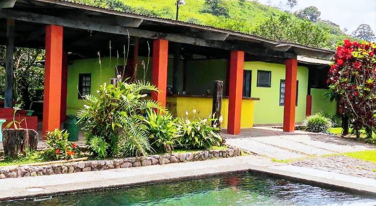 Lodge with pool, terrace & yard — photo 3
