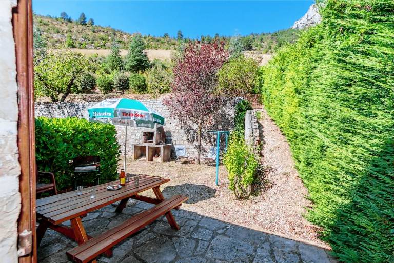 Charming gite with terrace & yard | Pets allowed — photo 2