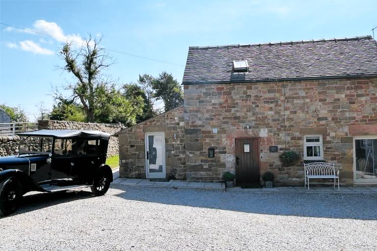 Barn-Sleeps 4-Parking-Near Alton Towers/Peak Dist — photo 2