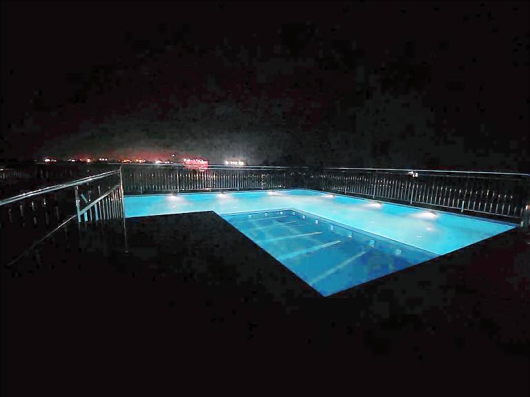 Daffodils Luxury Airport Suites