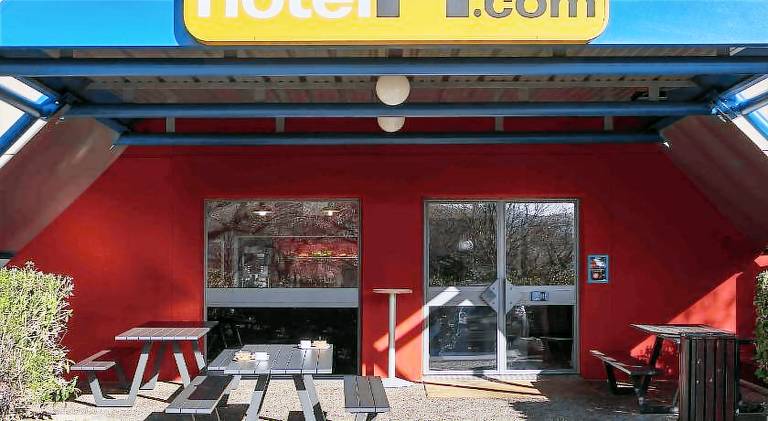 HotelF1 Metz Centre Devant les Ponts — photo 2