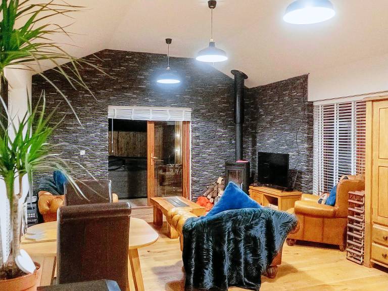 Cottage with BBQ & jacuzzi — photo 3
