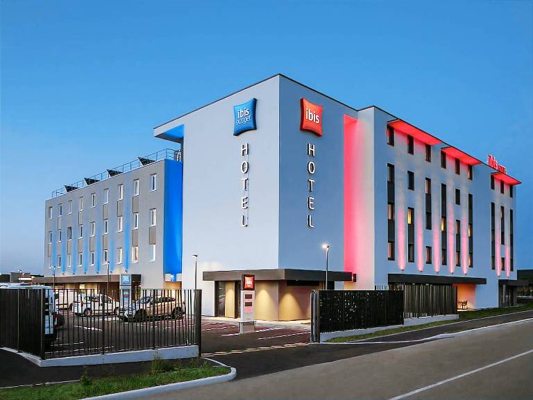 Ibis budget Sens — photo 2