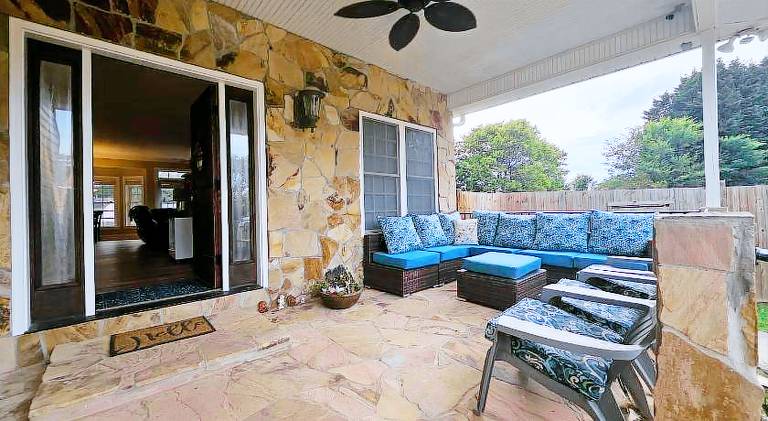 Vacation home with pool & jacuzzi — photo 5