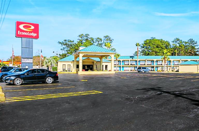 Econo Lodge Inn & Suites Hardeeville-I-95 in Hardeeville, SC