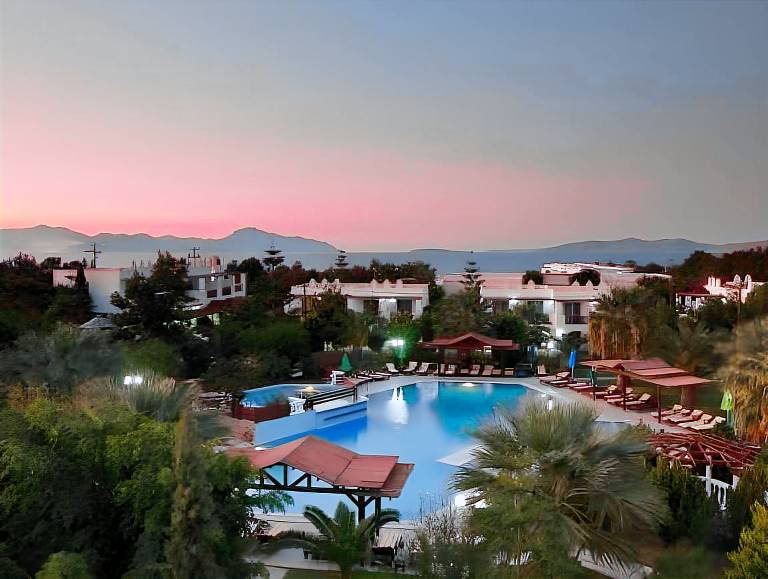 Gaia Royal Hotel — photo 2