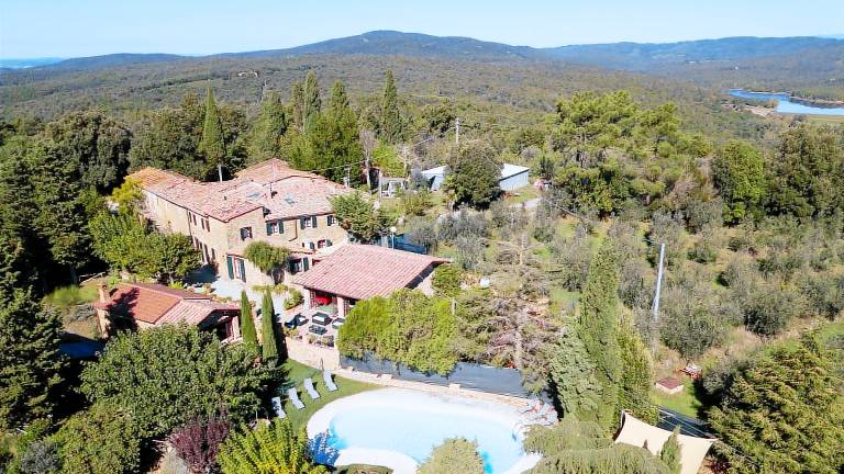 Villa with private pool, terrace & grill in Sinalunga