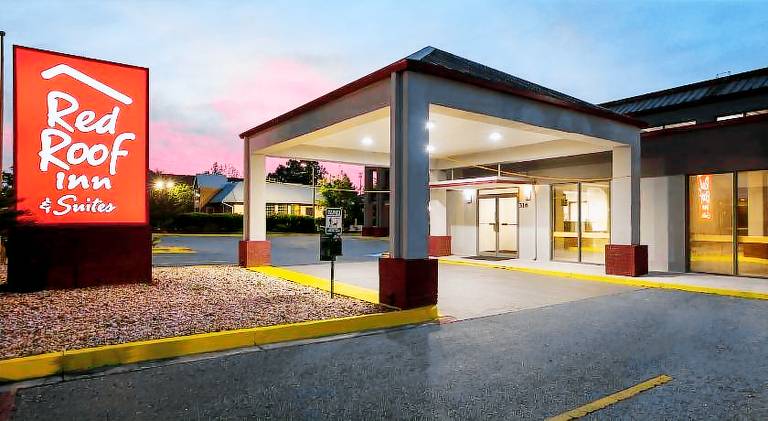 Red Roof Inn & Suites Statesboro - University — photo 3