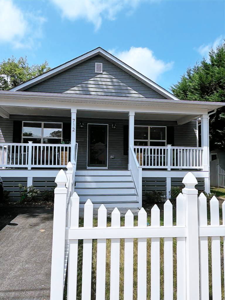 House Colonial Beach