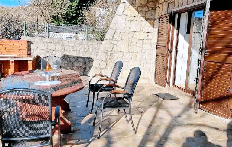 Villa with barbeque, garden & terrace — photo 2