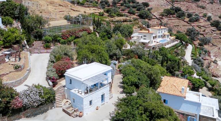 Villa with terrace & garden — photo 5